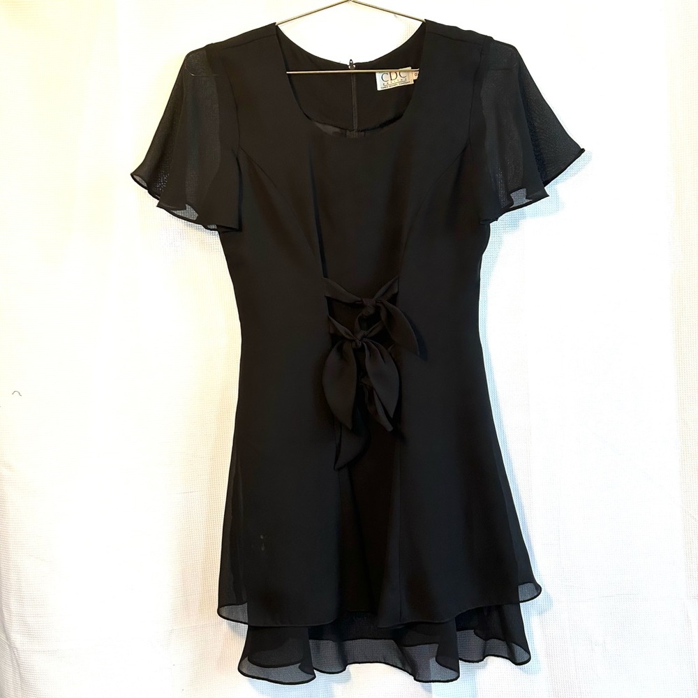 Vintage 90s little black dress ✨